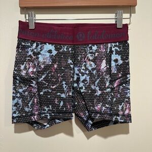 lululemon athletica Women's Shorts - Black and Purple